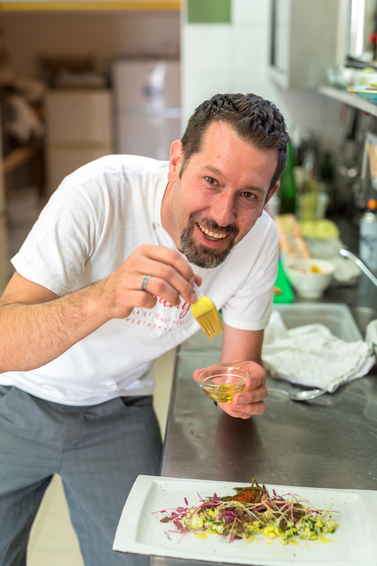 Chef Igor priprema tanjur u kužini Ville Štefanije
